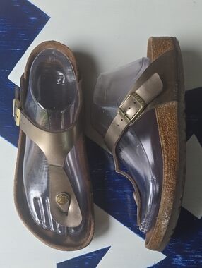 Birkenstock Gizeh Metallic Gold Sandal Size EU 38 US 8